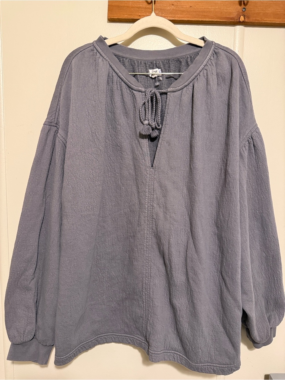 aerie Lavender-Gray Tie-Neck
Pullover Sweatshirt L